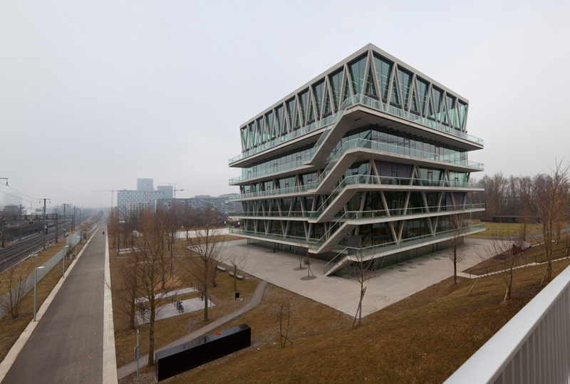 Schulhaus Leutschenbach (Kerez, Arnstein + Walthert 2009)